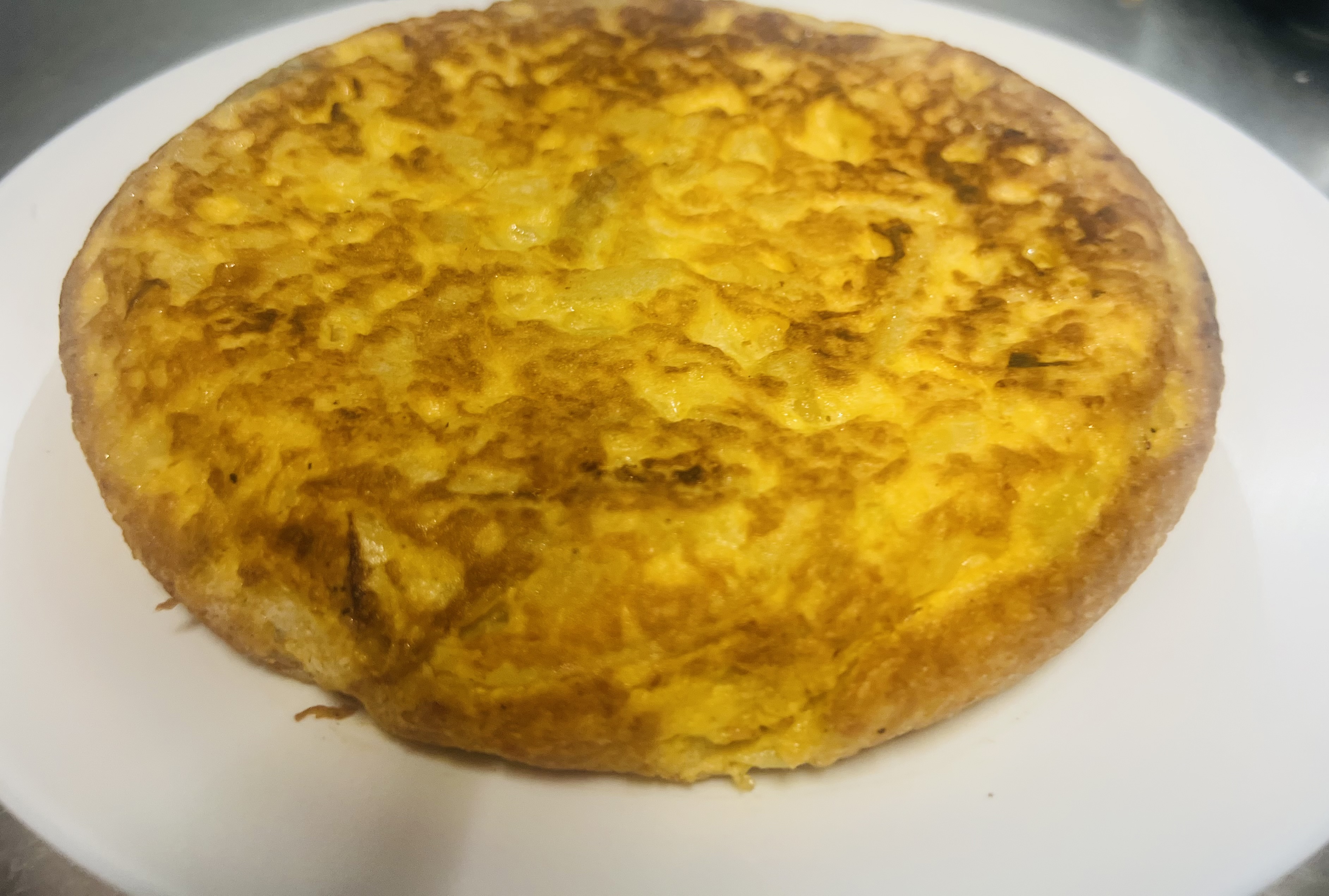Tortilla de patatas huevos y cebolla