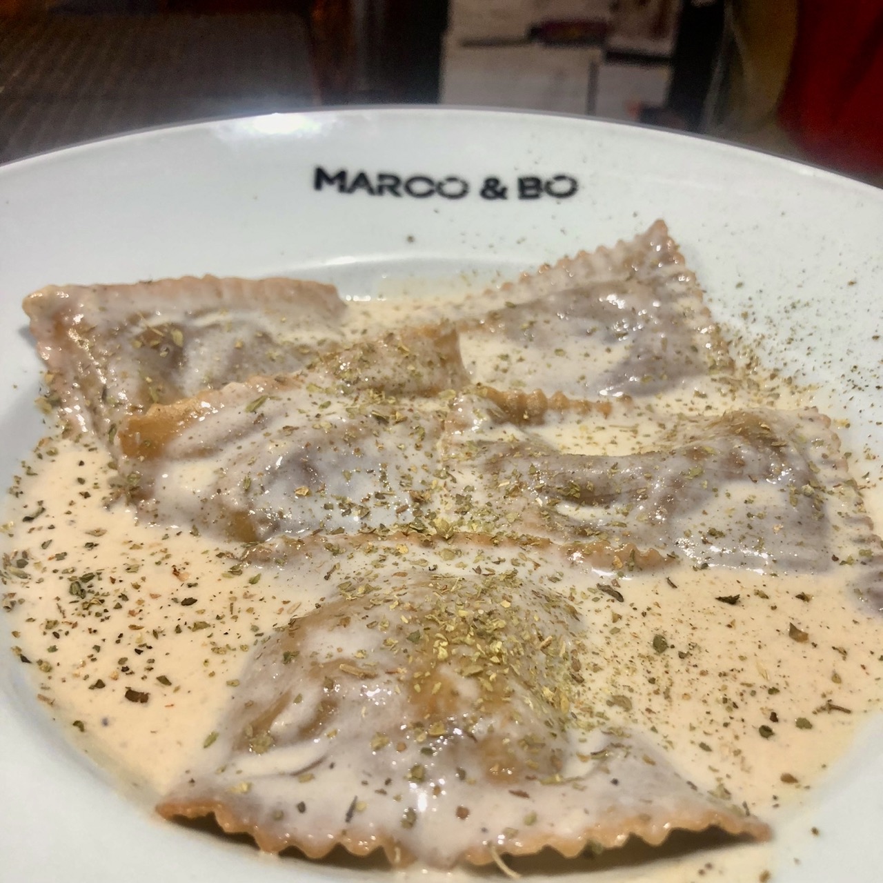 Raviolón de Rabo de Toro al boletus