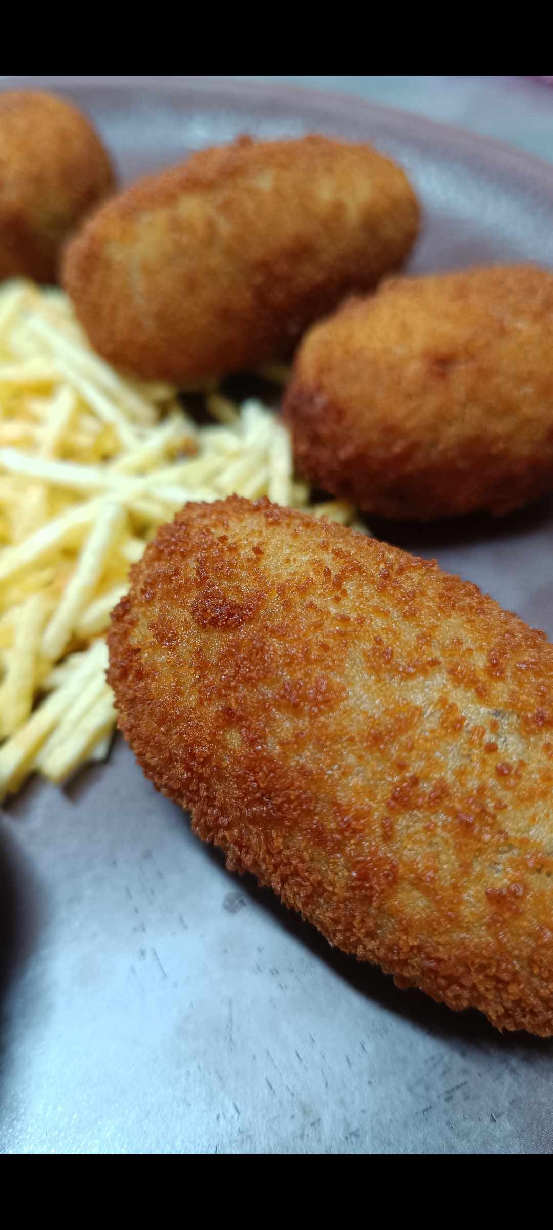 Cremosas croquetas de cochinillo con manzana