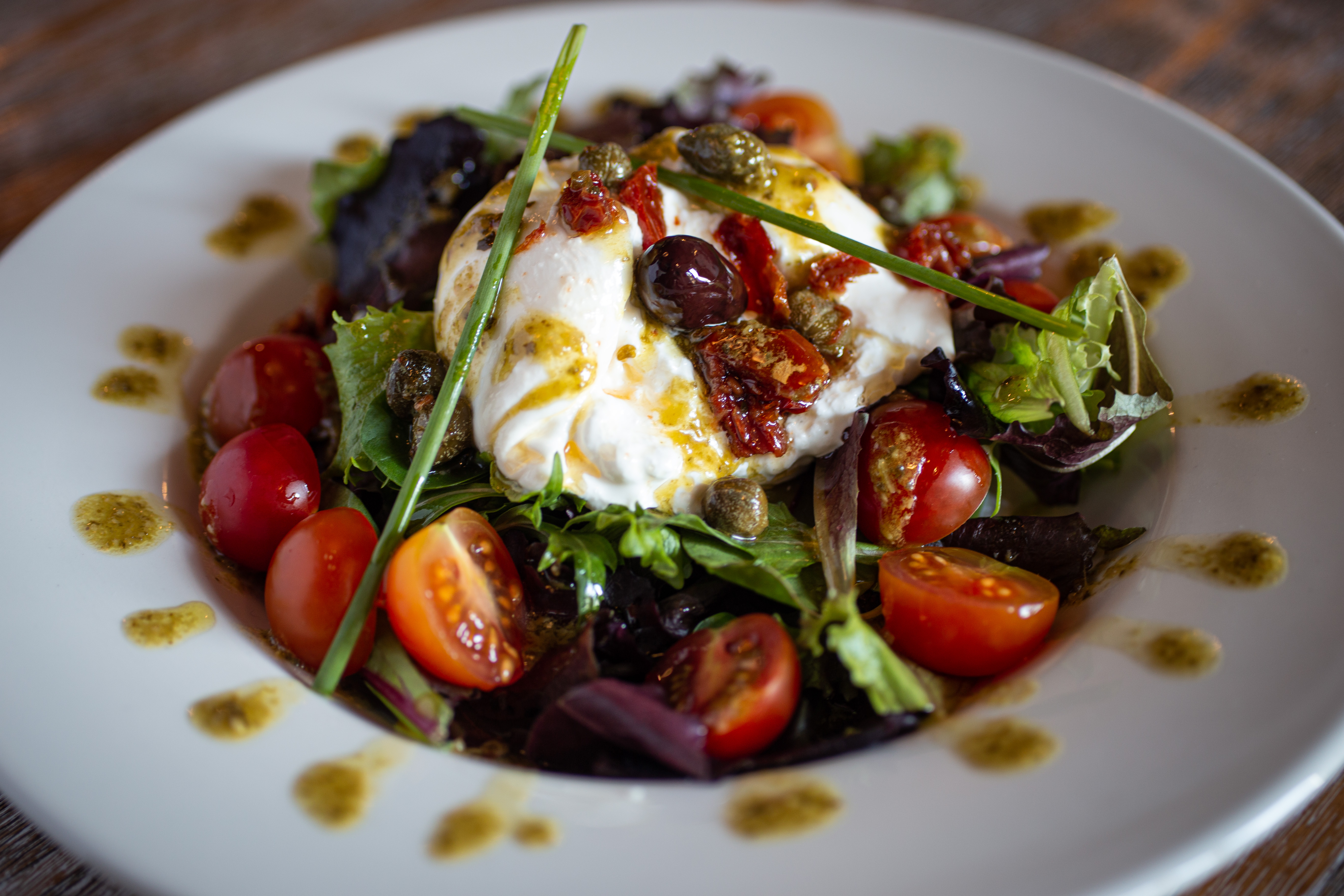 7. Ensalada Burrata