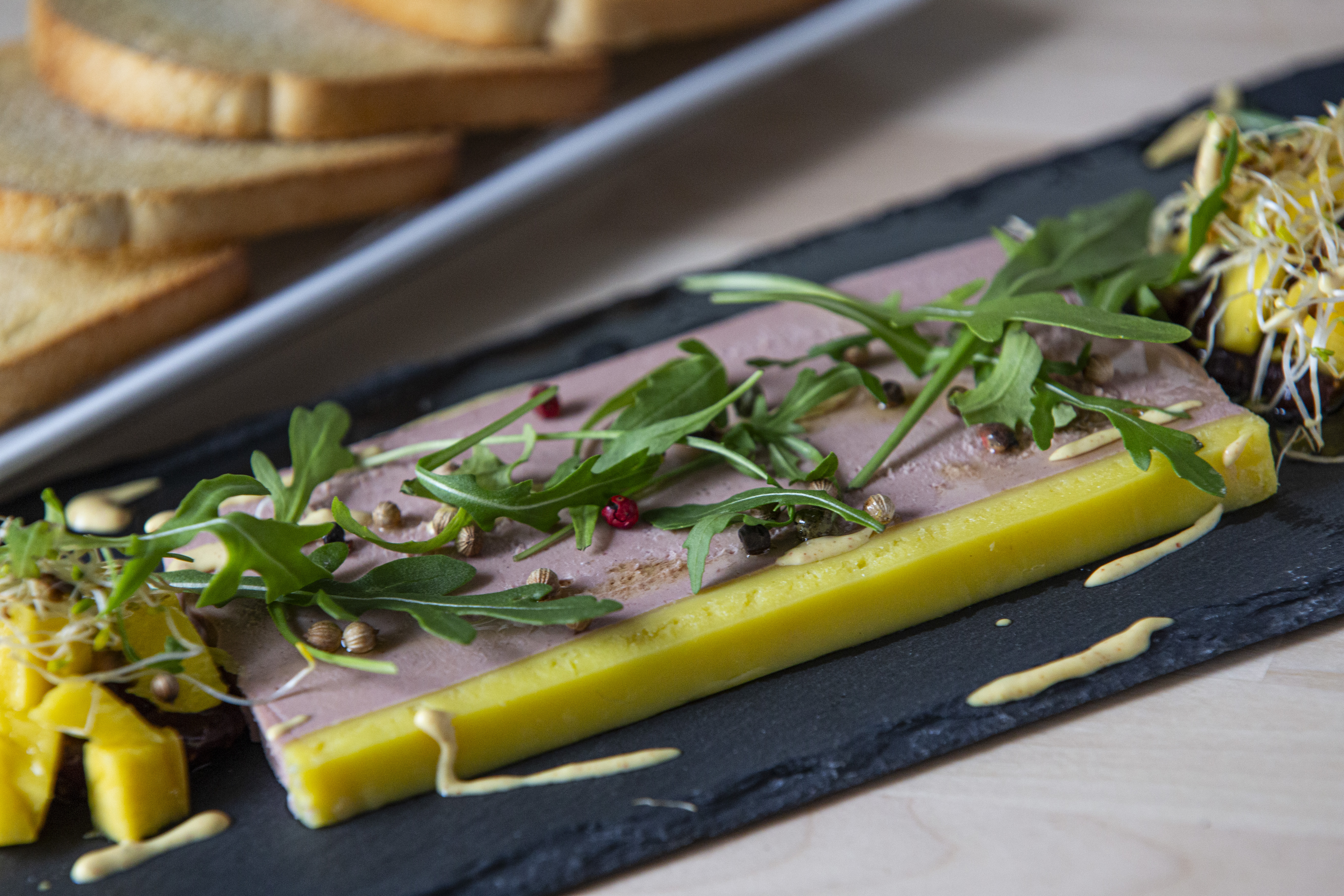 7. Mousse de Foie Gras con pan tostado- 100g