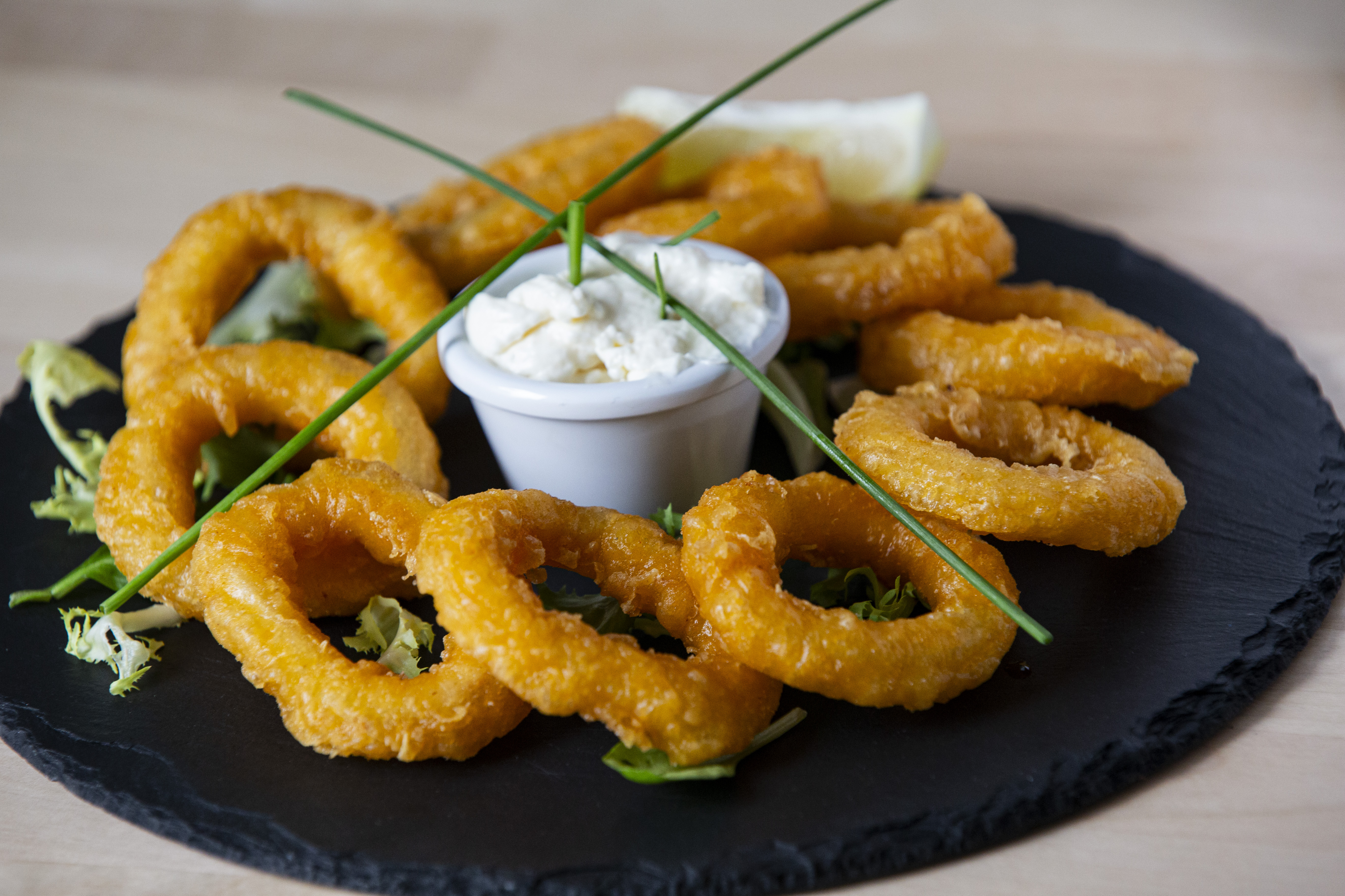 7. Calamares Romana con salsa alioli