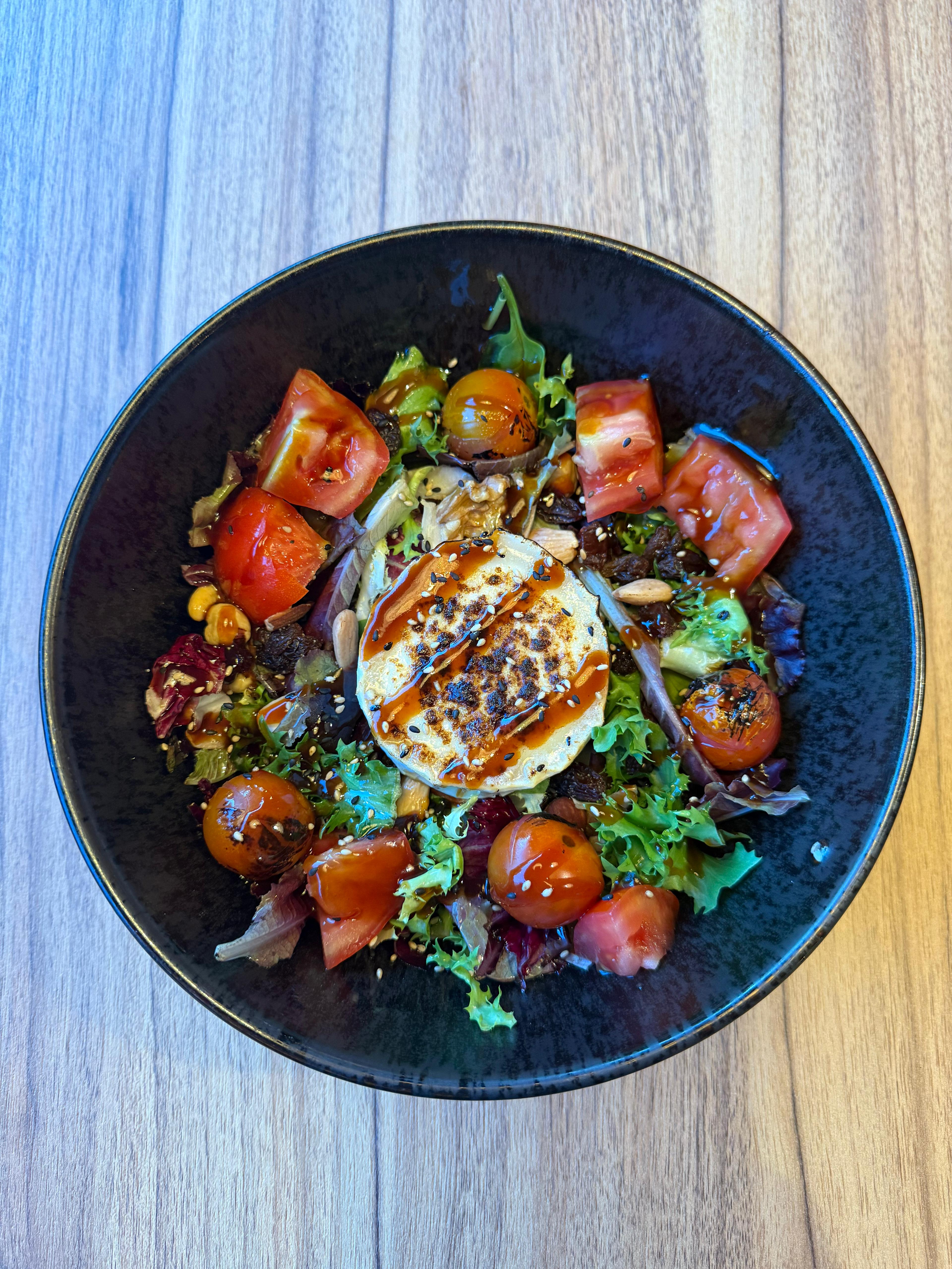 Ensalada de queso de cabra