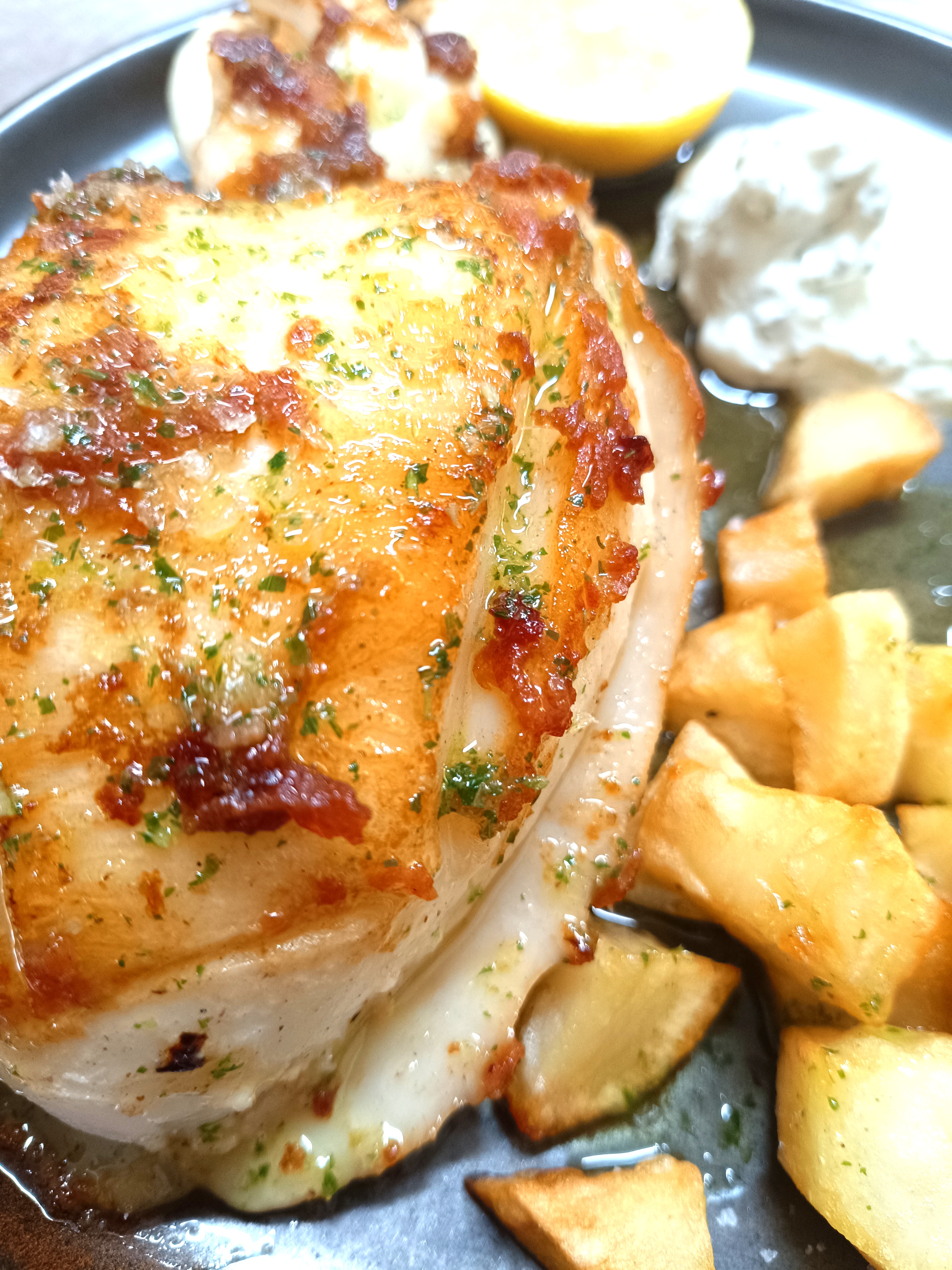 Sepia plancha con patatas