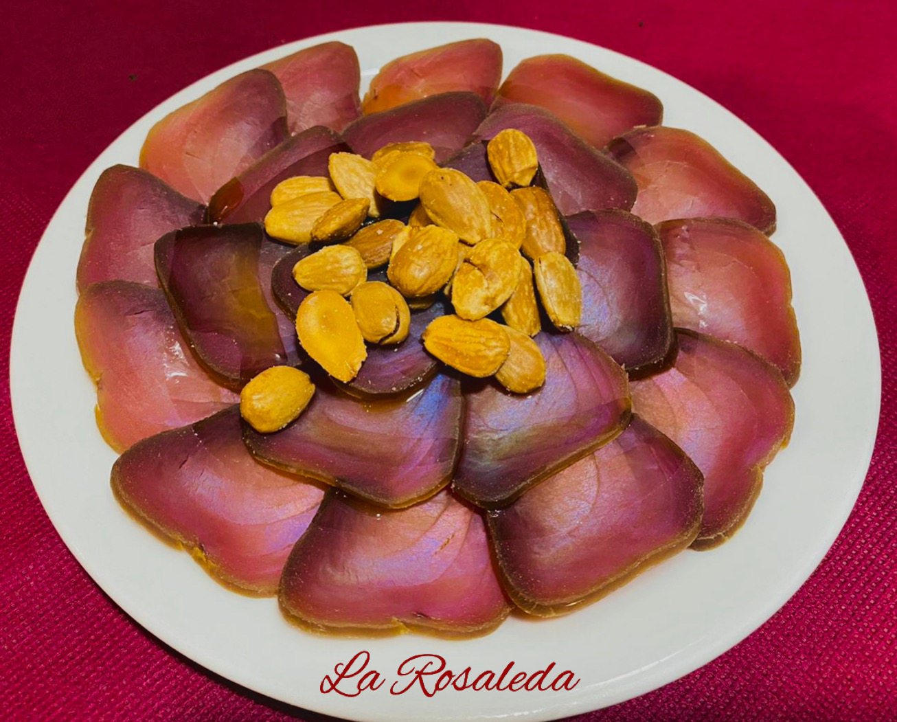 Mojama de Barbate con almendras y aceite de oliva