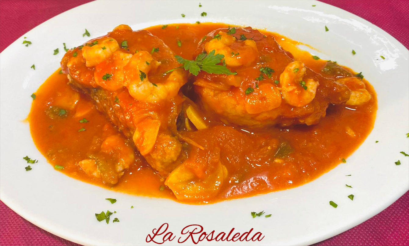 Merluza en salsa marinera con gambas