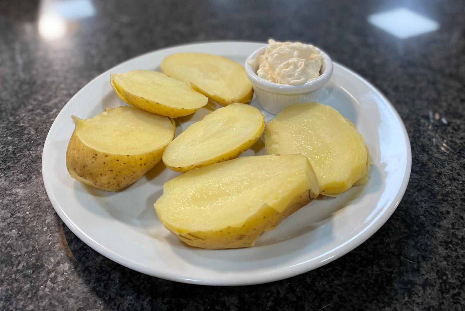 Patatas cocidas con ajo